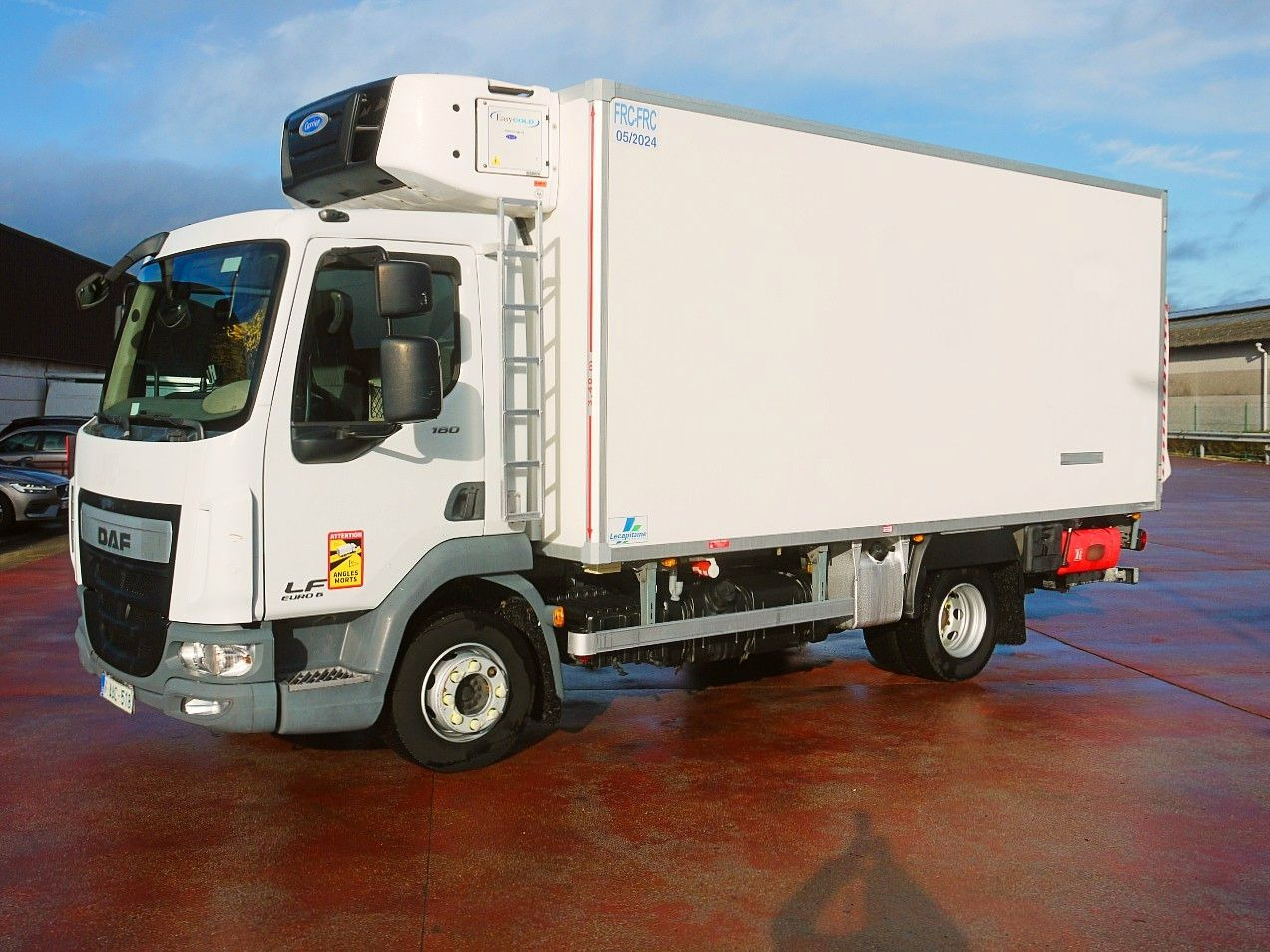 DAF LF 180 .10 KUHLKOFFER CARRIER SUPRA 750MT AIRCO - Kravas automašīna refrižerators: foto 4 DAF LF 180 .10 KUHLKOFFER CARRIER SUPRA 750MT AIRCO - Kravas automašīna refrižerators: foto 4