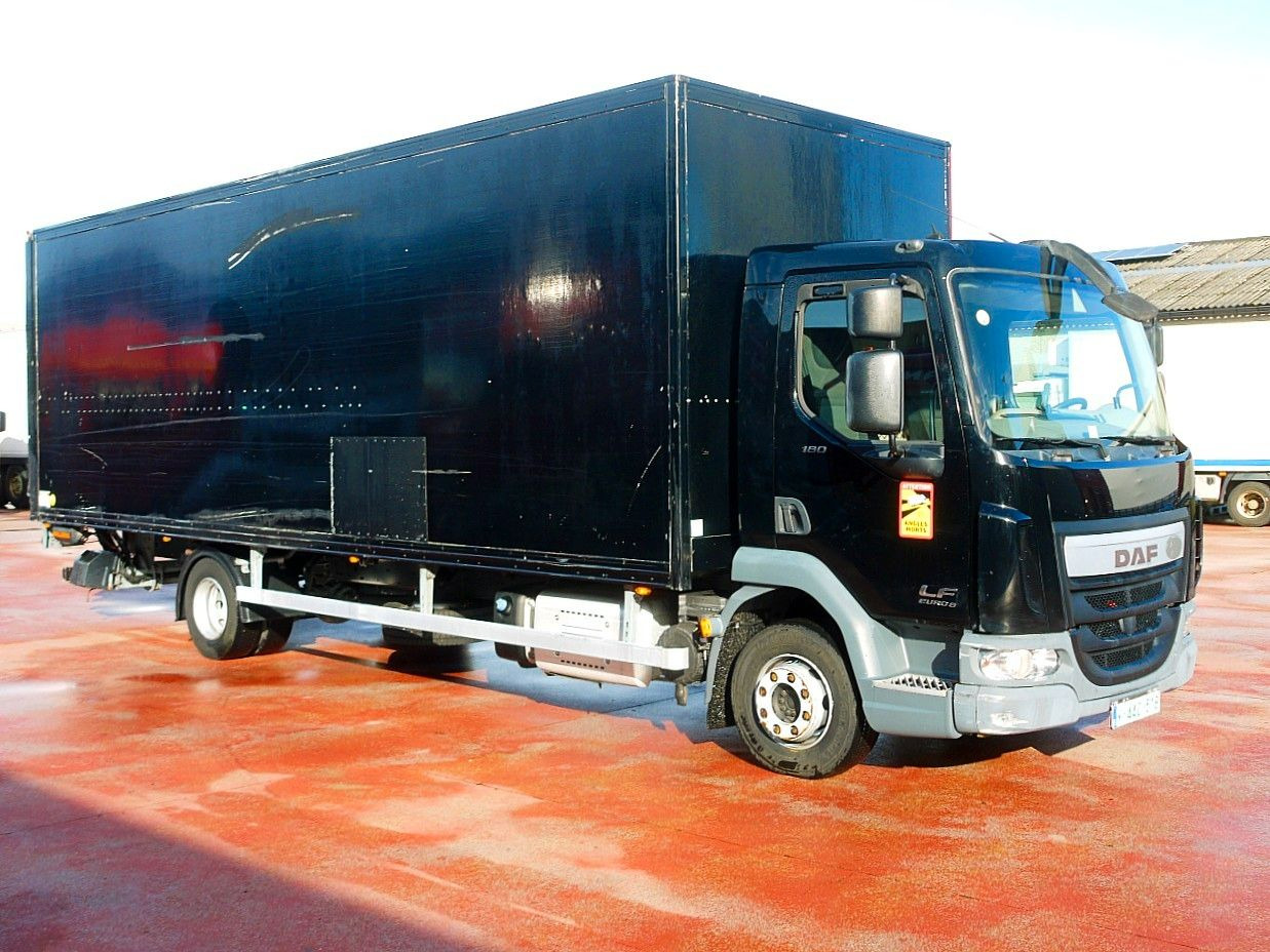 DAF LF 180 12 MEUBEL KOFFER LBW LUFT FEDERUNG AIRCO - Kravas automašīna ar slēgto virsbūvi: foto 2 DAF LF 180 12 MEUBEL KOFFER LBW LUFT FEDERUNG AIRCO - Kravas automašīna ar slēgto virsbūvi: foto 2