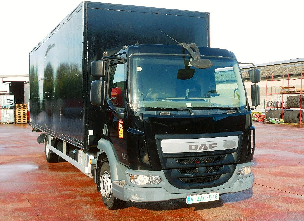 DAF LF 180 12 MEUBEL KOFFER LBW LUFT FEDERUNG AIRCO - Kravas automašīna ar slēgto virsbūvi: foto 1 DAF LF 180 12 MEUBEL KOFFER LBW LUFT FEDERUNG AIRCO - Kravas automašīna ar slēgto virsbūvi: foto 1