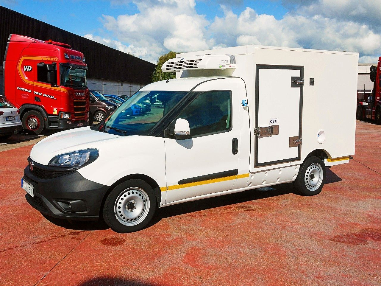 Fiat DOBLO 1.6 KUHLKOFFER THERMOKING MT A/C - Komercauto refrižerators: foto 4 Fiat DOBLO 1.6 KUHLKOFFER THERMOKING MT A/C - Komercauto refrižerators: foto 4