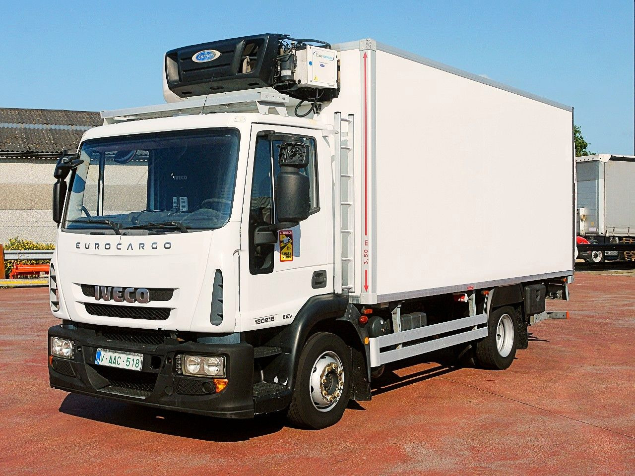 Iveco 120E18 EUROCARGO KUHLKOFFER CARRIER SUPRA 550 - Kravas automašīna refrižerators: foto 4 Iveco 120E18 EUROCARGO KUHLKOFFER CARRIER SUPRA 550 - Kravas automašīna refrižerators: foto 4