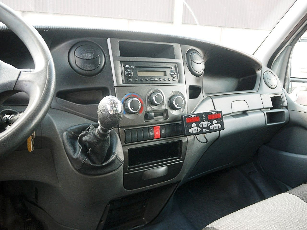 Komercauto refrižerators Iveco 35C13 DAILY KUHLKOFFER CARRIER XARIOS 600 MULTI: foto 16 Komercauto refrižerators Iveco 35C13 DAILY KUHLKOFFER CARRIER XARIOS 600 MULTI: foto 16