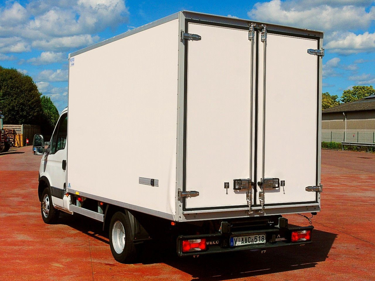 Komercauto refrižerators Iveco 35C13 DAILY KUHLKOFFER CARRIER XARIOS 600 MULTI: foto 7 Komercauto refrižerators Iveco 35C13 DAILY KUHLKOFFER CARRIER XARIOS 600 MULTI: foto 7