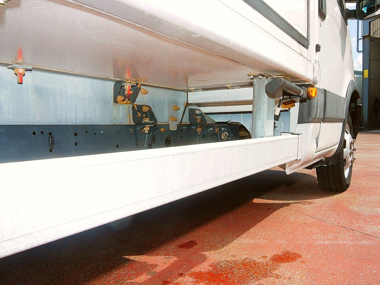 Komercauto refrižerators Iveco 35C13 DAILY KUHLKOFFER CARRIER XARIOS 600 MULTI: foto 19 Komercauto refrižerators Iveco 35C13 DAILY KUHLKOFFER CARRIER XARIOS 600 MULTI: foto 19