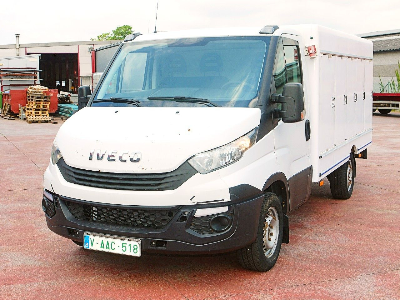 Iveco 35S12 DAILY ISOTHERM KOFFER 5 TURIG / AIRCO - Komercauto refrižerators: foto 5 Iveco 35S12 DAILY ISOTHERM KOFFER 5 TURIG / AIRCO - Komercauto refrižerators: foto 5