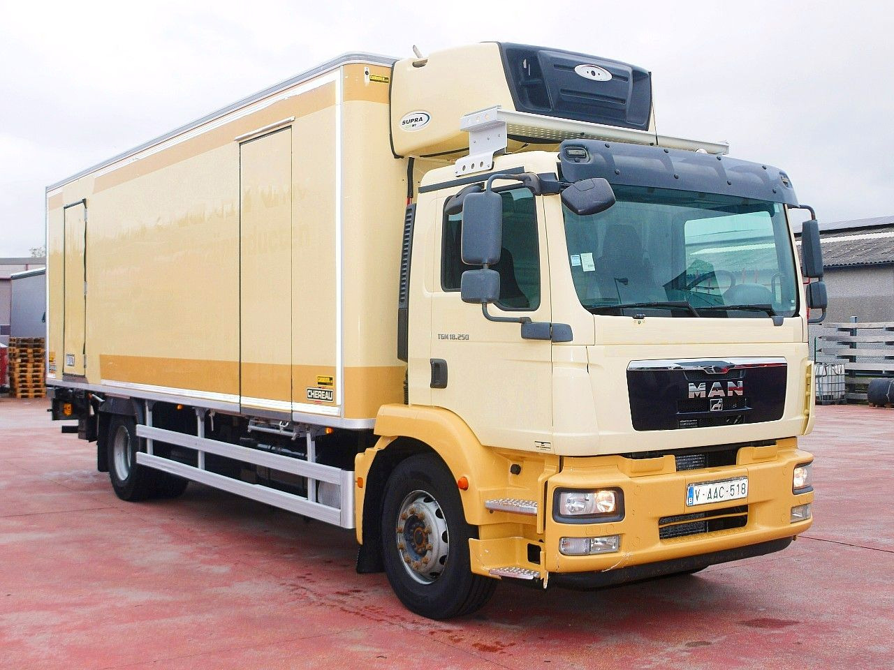 MAN TGM 18 250 CHEREAU CARRIER SUPR 1250 MULTi - Kravas automašīna refrižerators: foto 2 MAN TGM 18 250 CHEREAU CARRIER SUPR 1250 MULTi - Kravas automašīna refrižerators: foto 2
