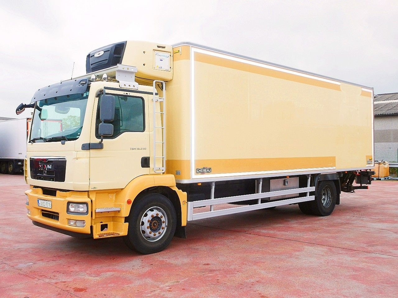 MAN TGM 18 250 CHEREAU CARRIER SUPR 1250 MULTi - Kravas automašīna refrižerators: foto 4 MAN TGM 18 250 CHEREAU CARRIER SUPR 1250 MULTi - Kravas automašīna refrižerators: foto 4