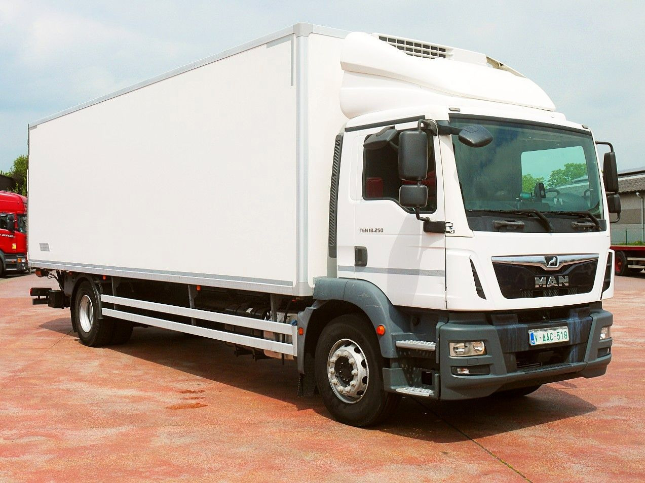 MAN TGM 18.250 KUHLKOFFER THERMOKING V800 MT A/C - Kravas automašīna refrižerators: foto 2 MAN TGM 18.250 KUHLKOFFER THERMOKING V800 MT A/C - Kravas automašīna refrižerators: foto 2