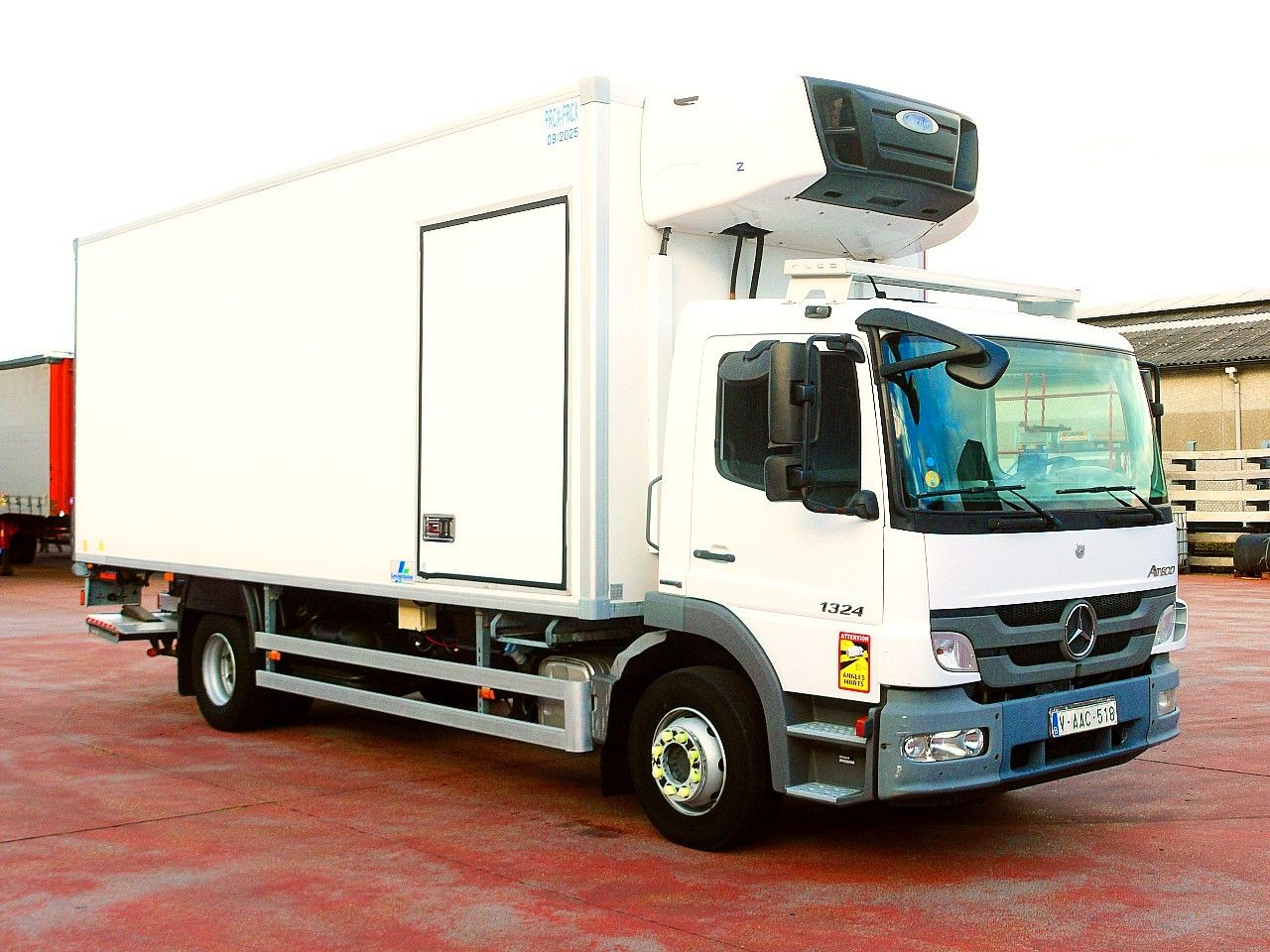 Mercedes-Benz 1324 ATEGO CARRIER SUPRA 1000MT CITY Z. A/C LUFT - Kravas automašīna refrižerators: foto 2 Mercedes-Benz 1324 ATEGO CARRIER SUPRA 1000MT CITY Z. A/C LUFT - Kravas automašīna refrižerators: foto 2