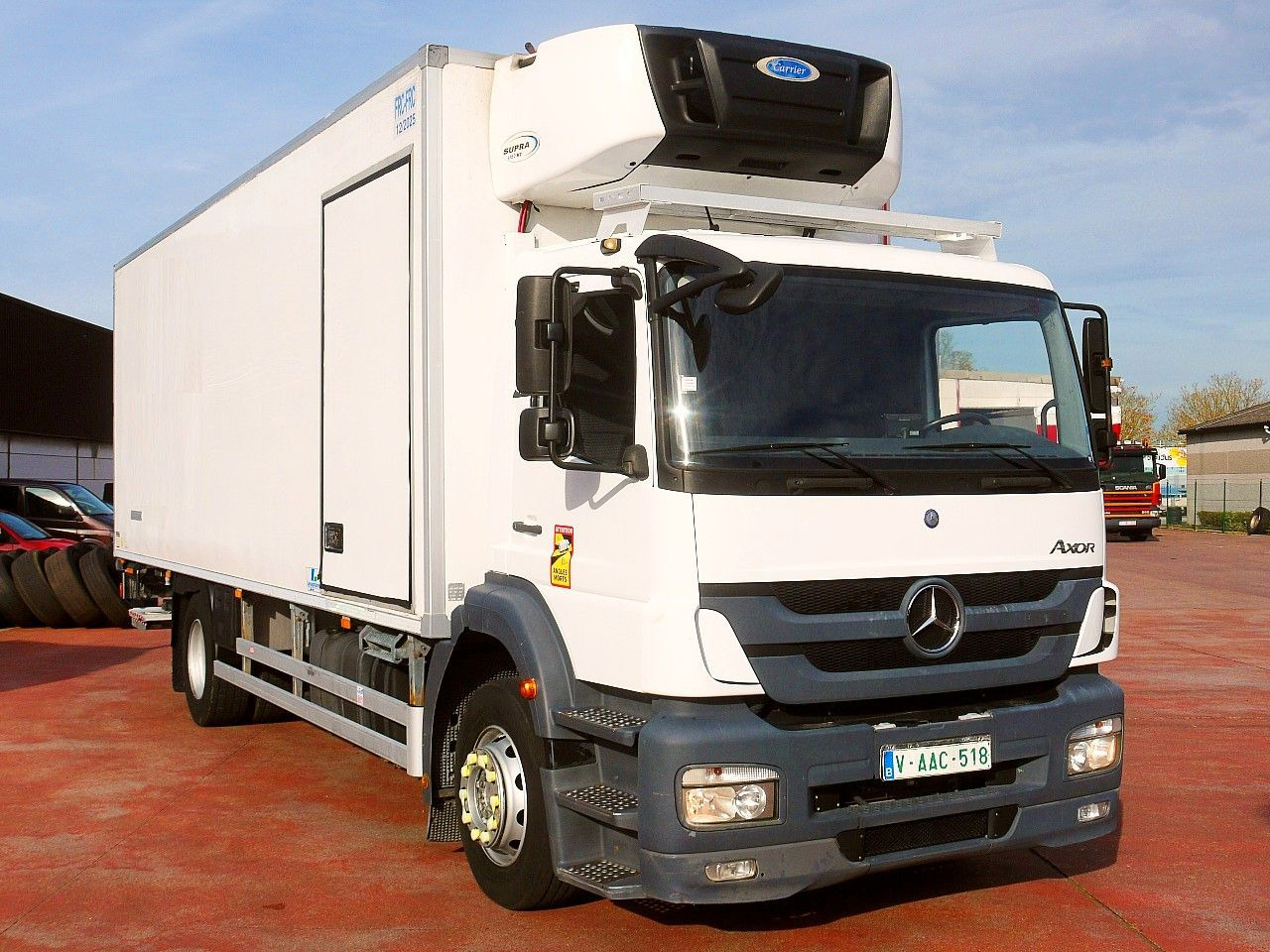 Mercedes-Benz 1829 AXOR KUHOKOFFER CARRIER SUPRA 1150MT A/C - Kravas automašīna refrižerators: foto 1 Mercedes-Benz 1829 AXOR KUHOKOFFER CARRIER SUPRA 1150MT A/C - Kravas automašīna refrižerators: foto 1