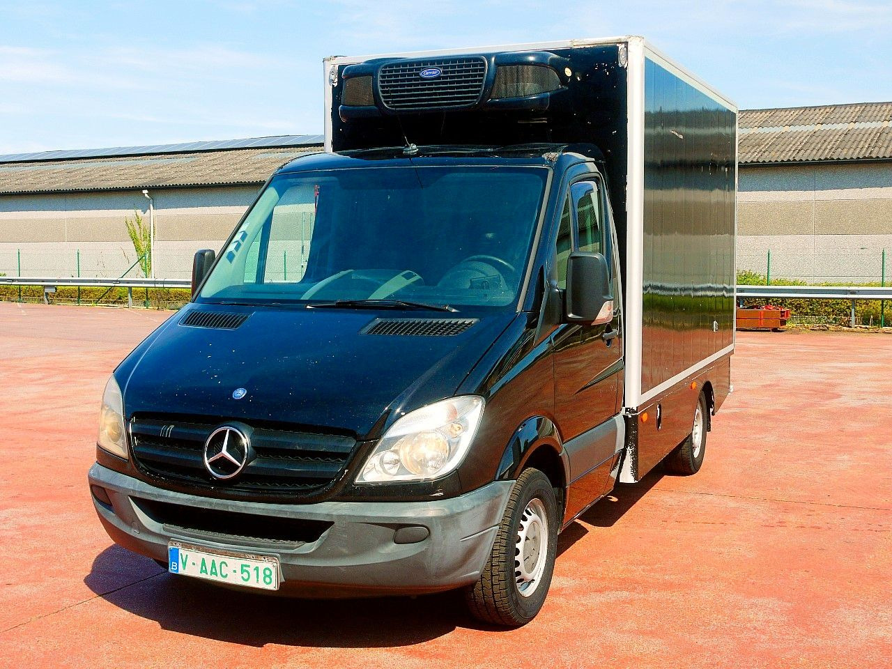Mercedes-Benz 319 SPRINTER V6 KUHLKOFFER CARRIER PULSOR 600 MT - Komercauto refrižerators: foto 5 Mercedes-Benz 319 SPRINTER V6 KUHLKOFFER CARRIER PULSOR 600 MT - Komercauto refrižerators: foto 5