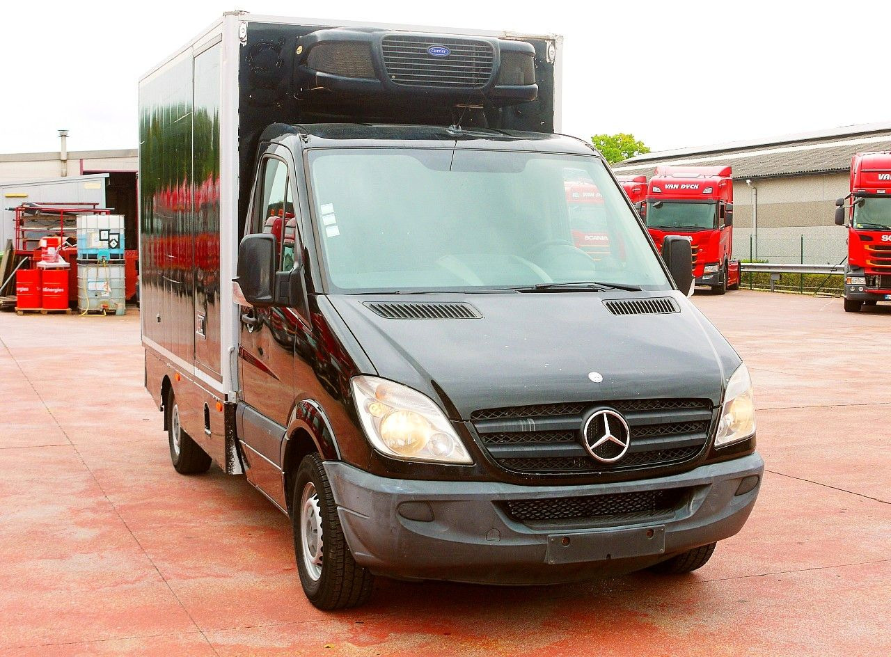 Mercedes-Benz 319 SPRINTER V6 KUHLKOFFER CARRIER PULSOR 600 MT - Komercauto refrižerators: foto 1 Mercedes-Benz 319 SPRINTER V6 KUHLKOFFER CARRIER PULSOR 600 MT - Komercauto refrižerators: foto 1