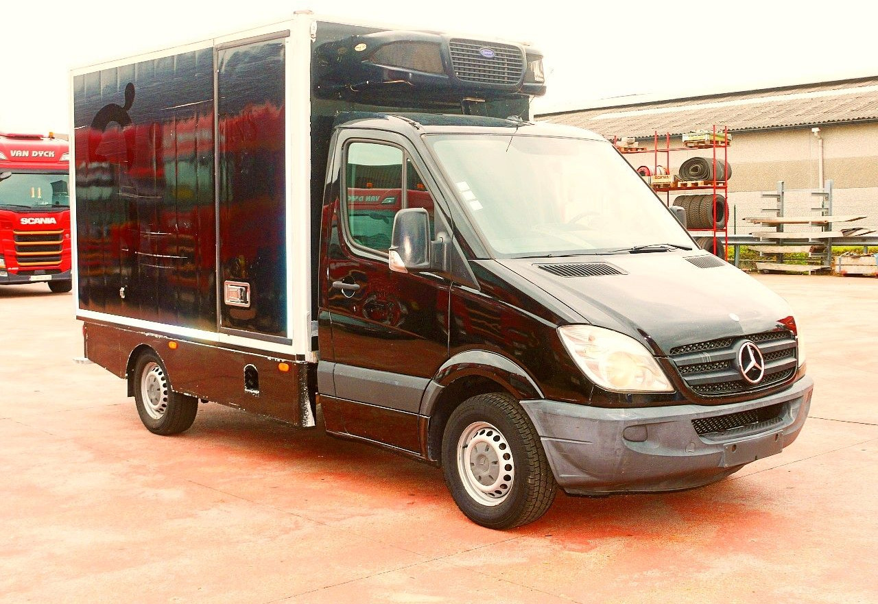 Mercedes-Benz 319 SPRINTER V6 KUHLKOFFER CARRIER PULSOR 600 MT - Komercauto refrižerators: foto 2 Mercedes-Benz 319 SPRINTER V6 KUHLKOFFER CARRIER PULSOR 600 MT - Komercauto refrižerators: foto 2