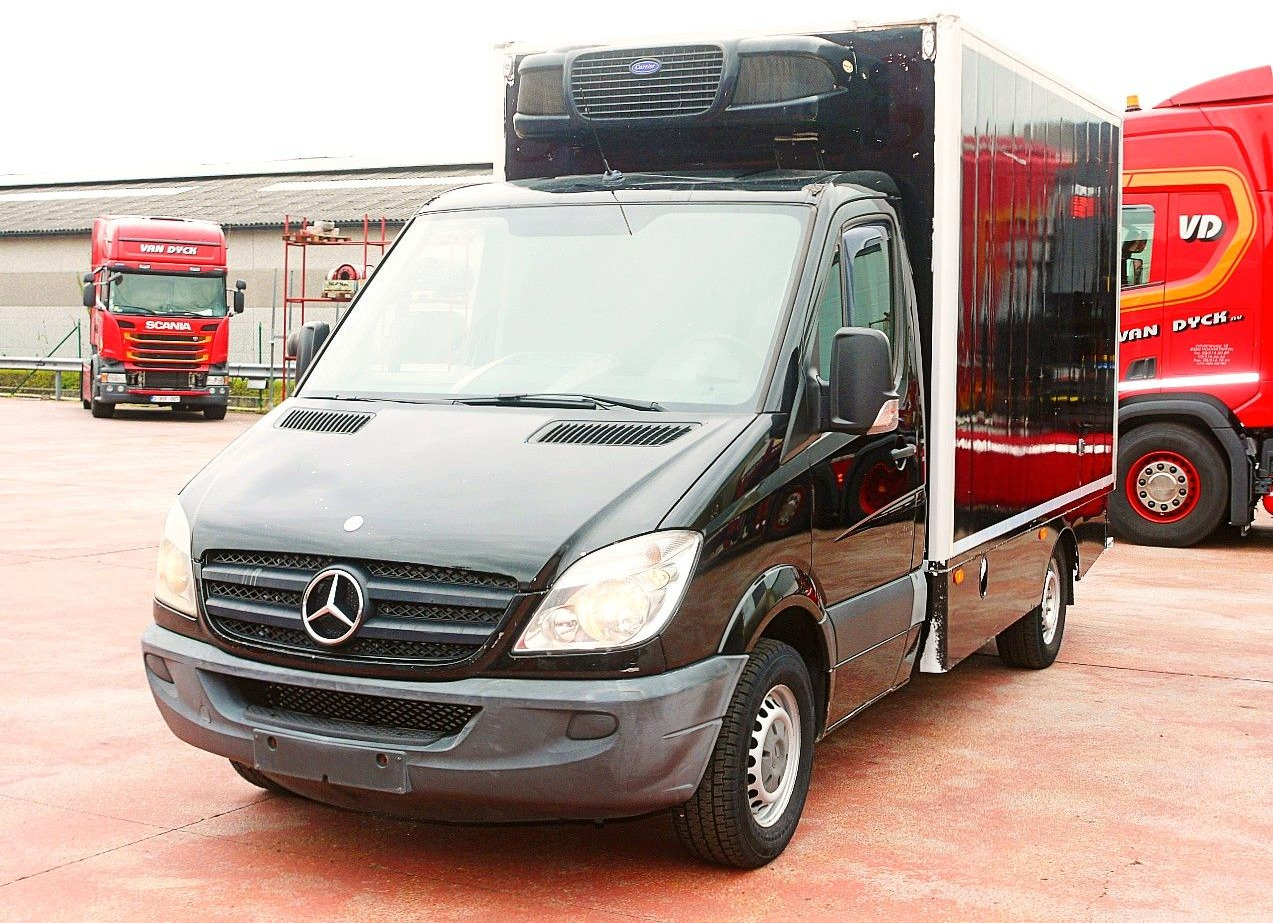 Mercedes-Benz 319 SPRINTER V6 KUHLKOFFER CARRIER PULSOR 600 MT - Komercauto refrižerators: foto 5 Mercedes-Benz 319 SPRINTER V6 KUHLKOFFER CARRIER PULSOR 600 MT - Komercauto refrižerators: foto 5