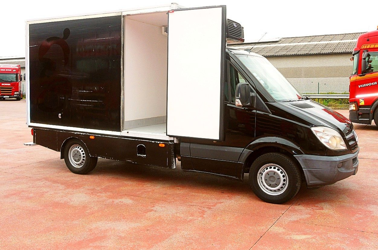 Mercedes-Benz 319 SPRINTER V6 KUHLKOFFER CARRIER PULSOR 600 MT - Komercauto refrižerators: foto 3 Mercedes-Benz 319 SPRINTER V6 KUHLKOFFER CARRIER PULSOR 600 MT - Komercauto refrižerators: foto 3