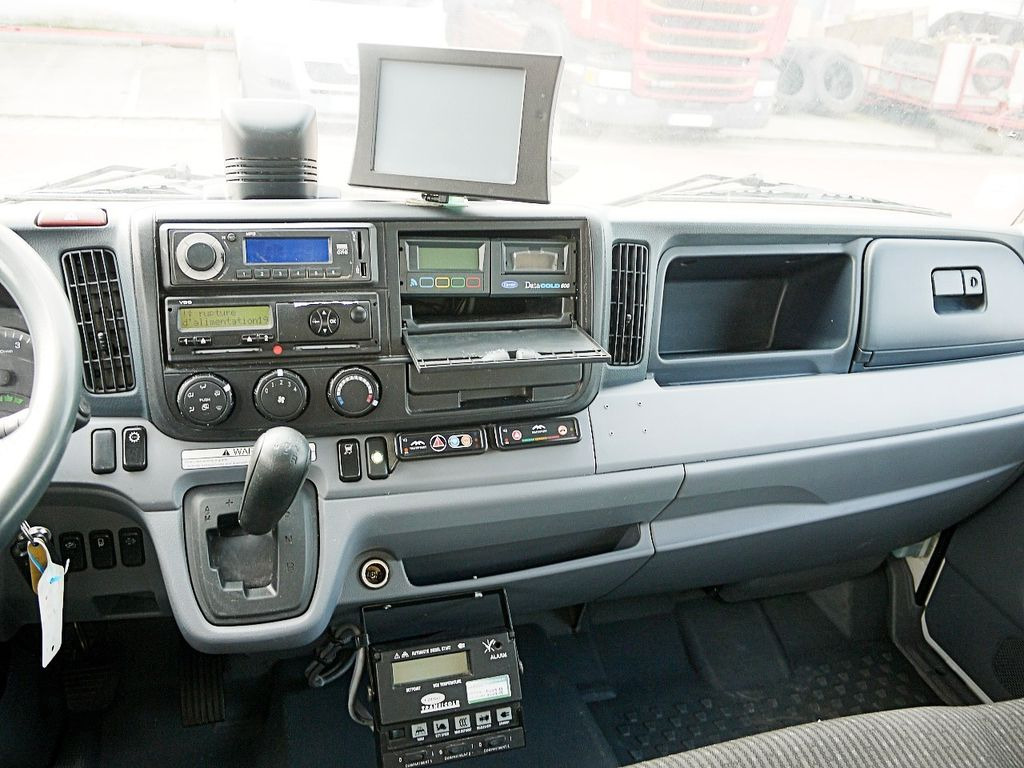 Komercauto refrižerators Mitsubishi FUSO CANTER KUHLKOFFER CARRIER SUPRA 750 MULTI Mitsubishi FUSO CANTER KUHLKOFFER CARRIER SUPRA 750 MULTI: foto 15