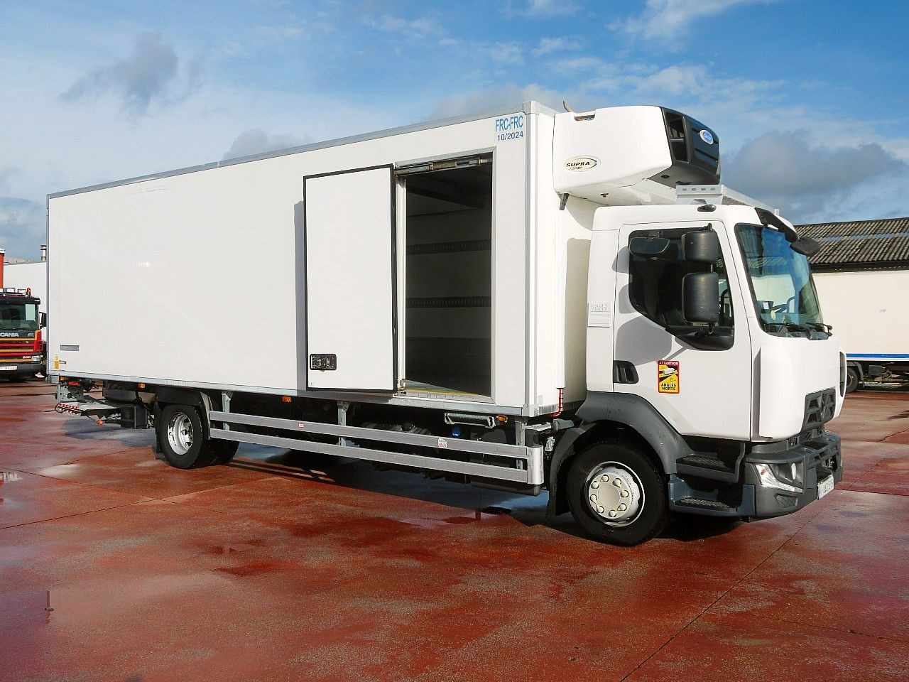 Renault D 16.250 KUHLKOFFER CARRIER SUPRA 1150MT A/C - Kravas automašīna refrižerators: foto 3 Renault D 16.250 KUHLKOFFER CARRIER SUPRA 1150MT A/C - Kravas automašīna refrižerators: foto 3