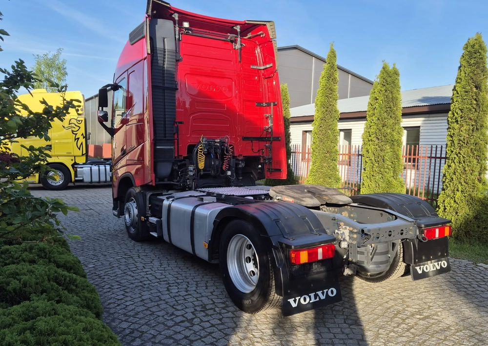 Volvo FH GLOBETROTTER - Vilcējs: foto 4 Volvo FH GLOBETROTTER - Vilcējs: foto 4