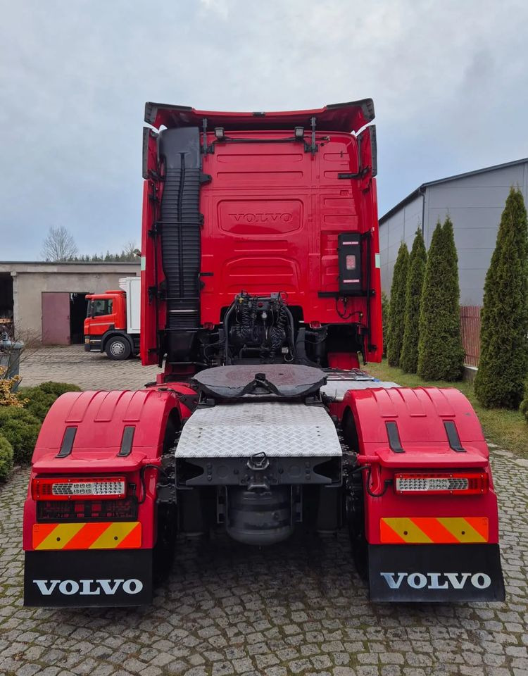 Volvo FH GLOBETROTTER - Vilcējs: foto 5 Volvo FH GLOBETROTTER - Vilcējs: foto 5