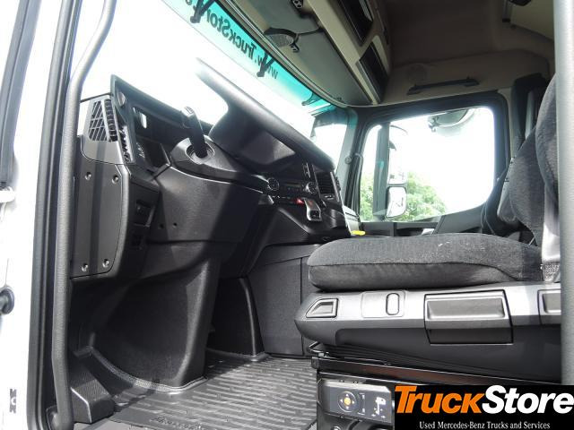 Vilcējs Mercedes-Benz Actros 1851 LS: foto 6