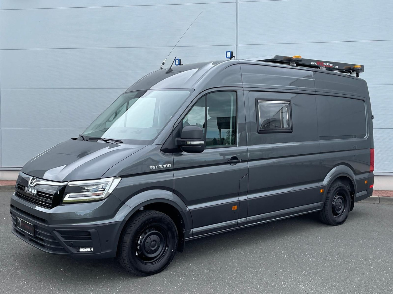 MAN TGE 3.180 BF 3 BEGLEITFAHRZEUG L3H3 NAVI LED - Kravas mikroautobuss: foto 1 MAN TGE 3.180 BF 3 BEGLEITFAHRZEUG L3H3 NAVI LED - Kravas mikroautobuss: foto 1