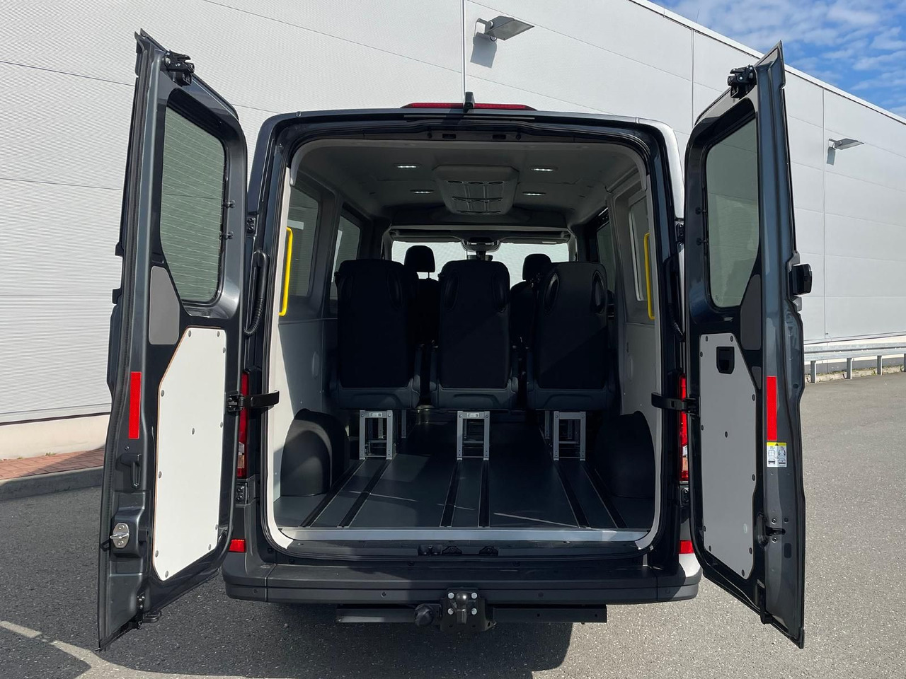 Mikroautobuss, Pasažieru furgons MAN TGE 3.180 Kombi L3H2 LED ACC NAVI SITZHZ: foto 31