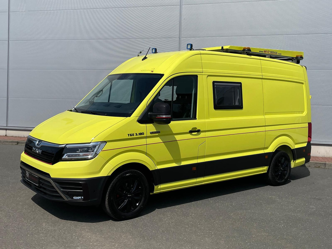 MAN TGE 3.180 L3H3 IndividualS BF3 + BEGLEITFAHRZEUG - Vieglā automašīna: foto 1 MAN TGE 3.180 L3H3 IndividualS BF3 + BEGLEITFAHRZEUG - Vieglā automašīna: foto 1