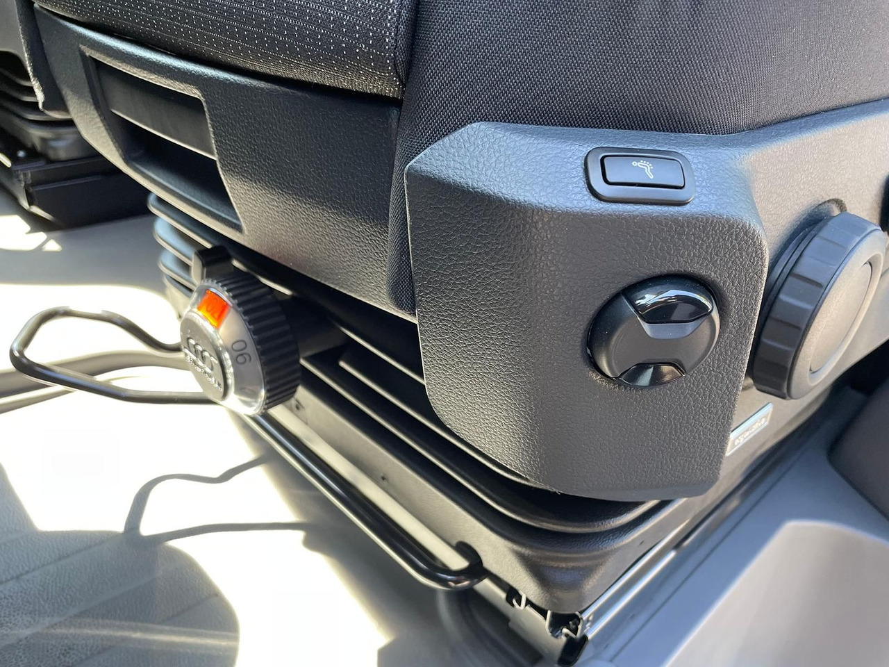 Kravas mikroautobuss MAN TGE 3.180 L3H3 Kasten 4x4 AHK ACC LED NAV SITZHZ: foto 25