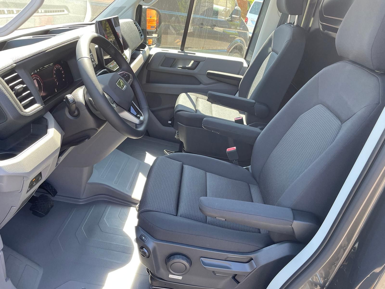 Kravas mikroautobuss MAN TGE 3.180 L3H3 Kasten 4x4 AHK ACC LED NAV SITZHZ: foto 12