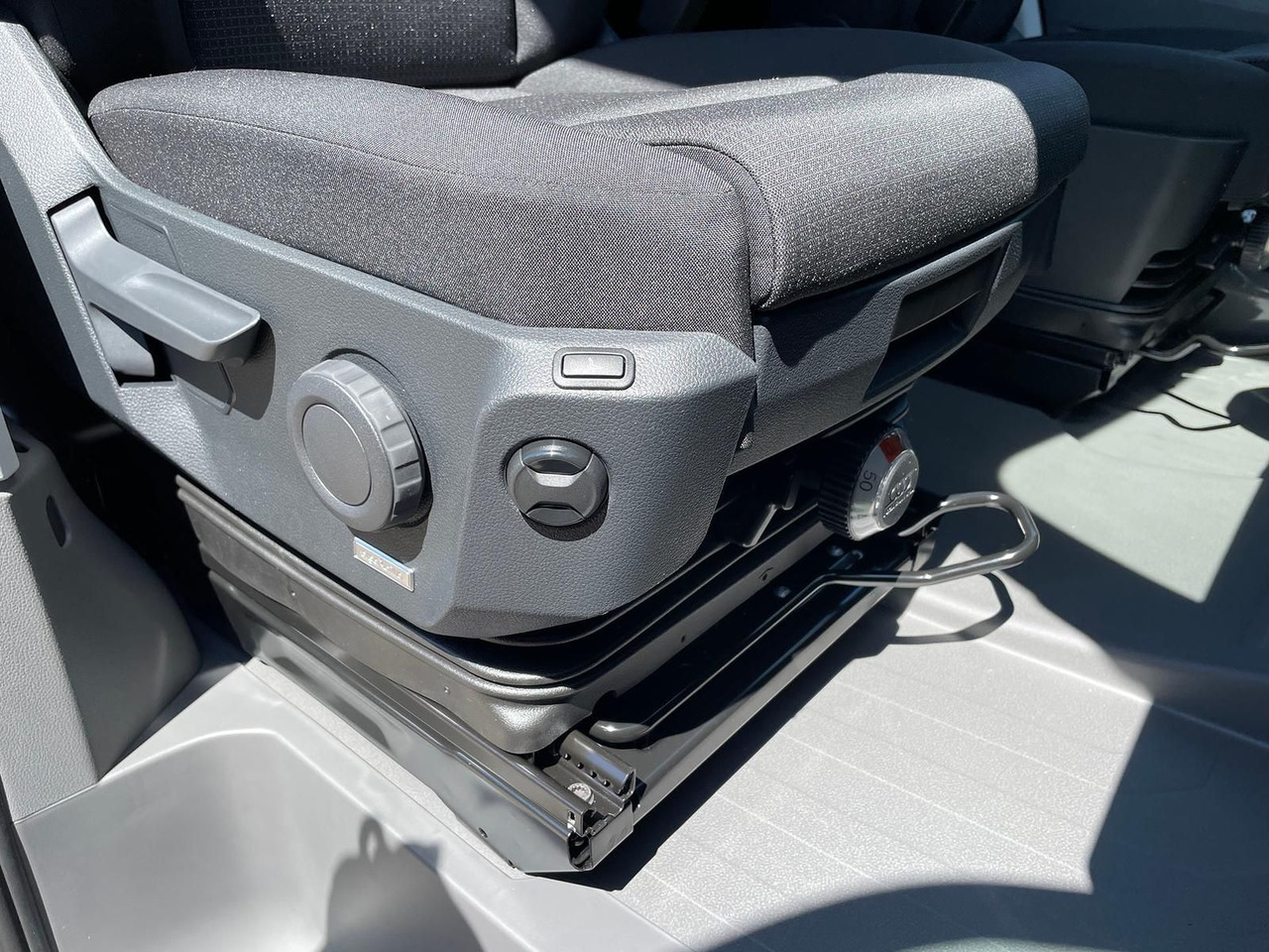 Kravas mikroautobuss MAN TGE 3.180 L3H3 Kasten 4x4 AHK ACC LED NAV SITZHZ: foto 27