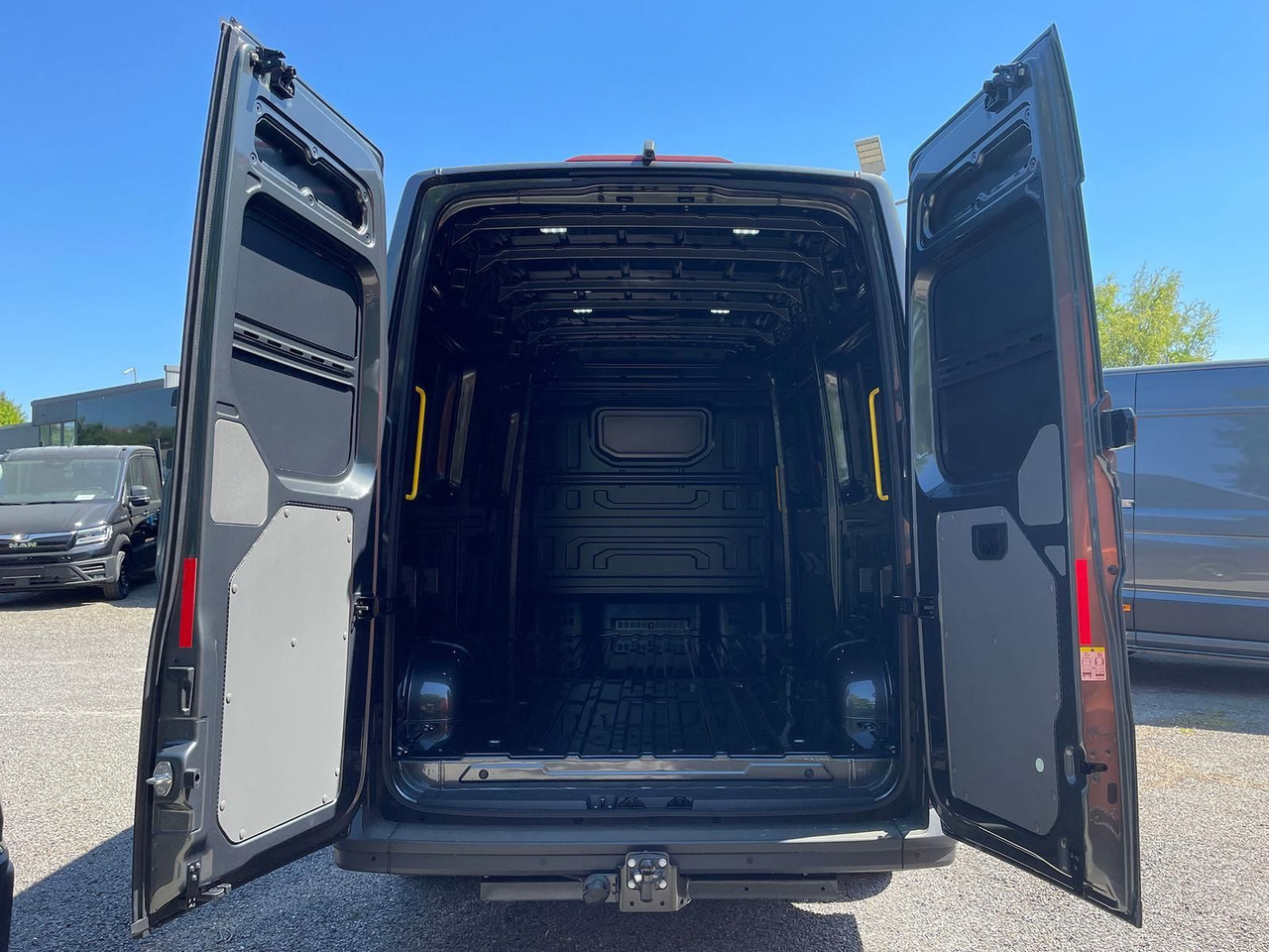 Kravas mikroautobuss MAN TGE 3.180 L3H3 Kasten 4x4 AHK ACC LED NAV SITZHZ: foto 11
