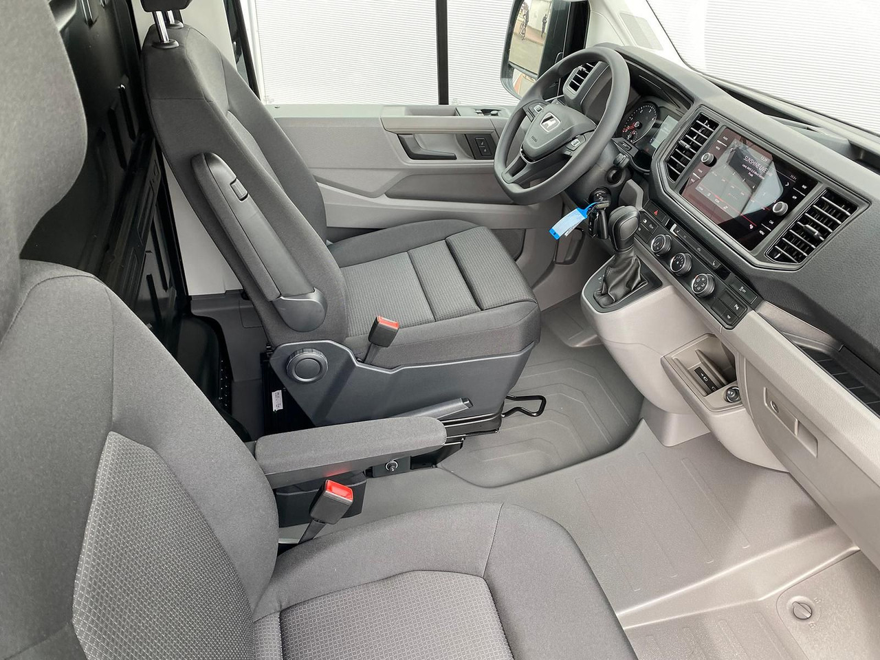 Kravas mikroautobuss MAN TGE 3.180 L3H3 Kasten STANDHZ ACC LED SITZHZ: foto 15