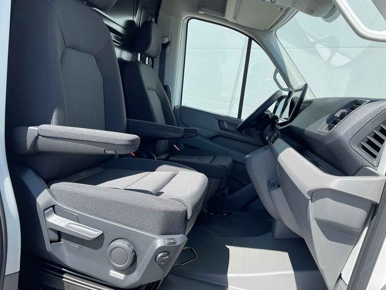 Vieglā automašīna MAN TGE 3.180 L3H3 Kasten STANDHZ ACC NAVI KAMERA: foto 15