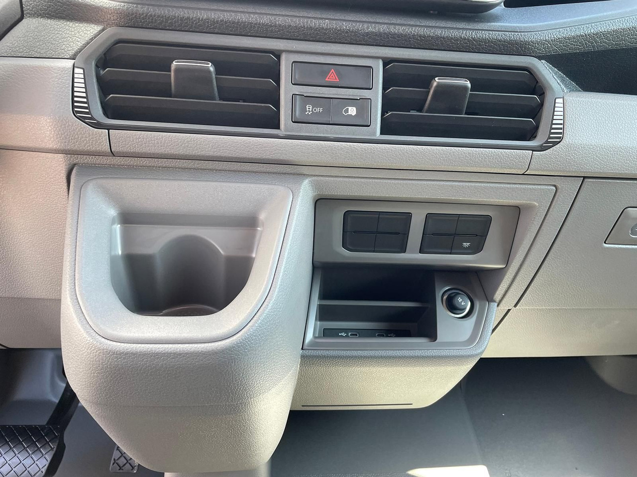 Vieglā automašīna MAN TGE 3.180 L3H3 Kasten STANDHZ ACC NAVI KAMERA: foto 30