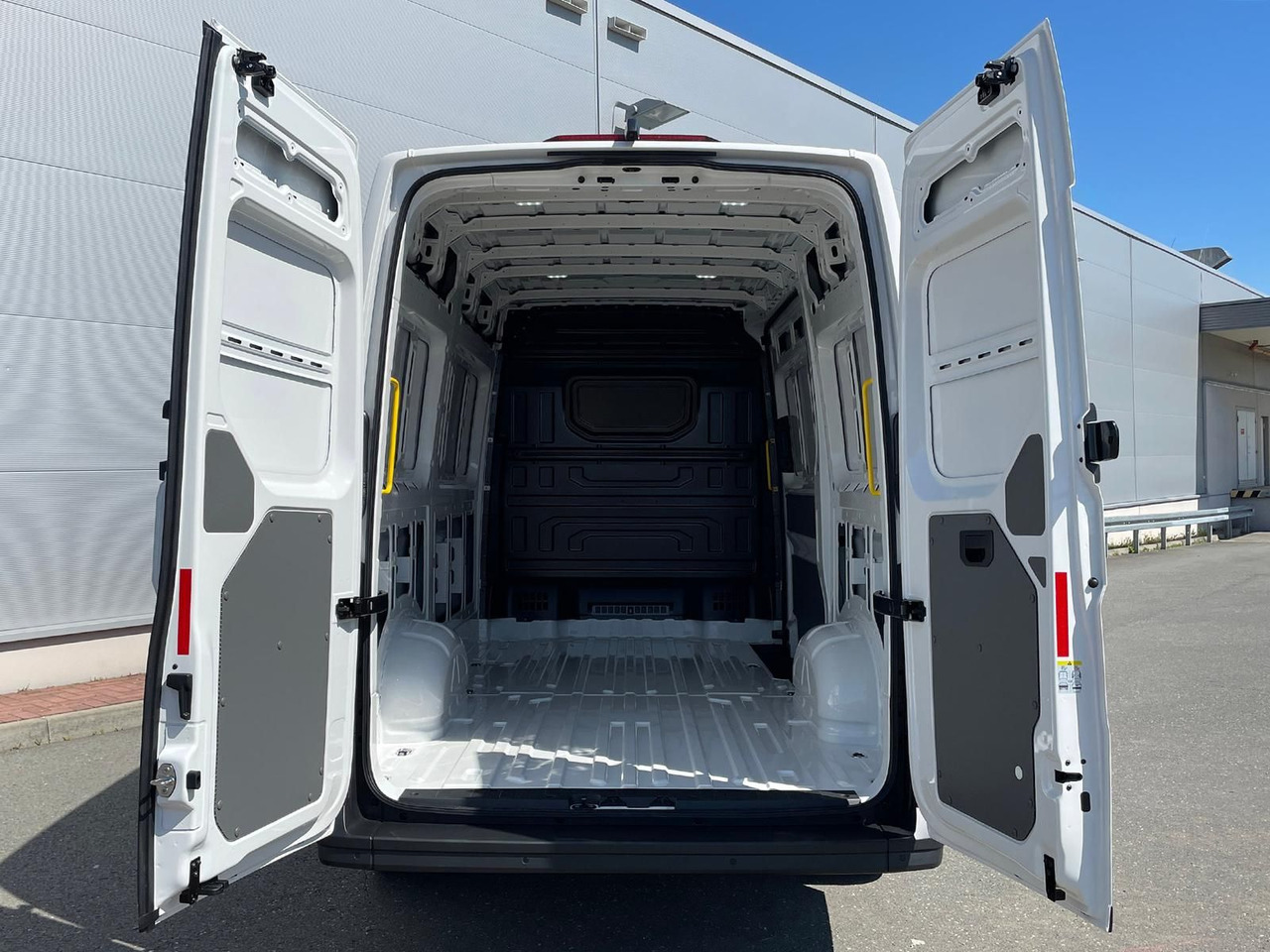 Vieglā automašīna MAN TGE 3.180 L3H3 Kasten STANDHZ ACC NAVI KAMERA: foto 27
