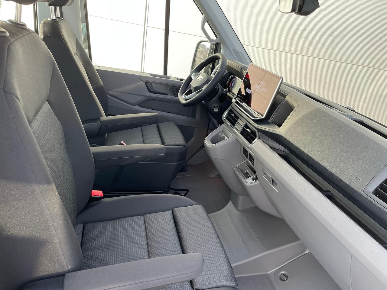 Automašīna ar kravas platformu, Kravas-pasažieru furgons MAN TGE 3.180 Pritsche DOKA MR STANDHZ AHK KAMERA: foto 15