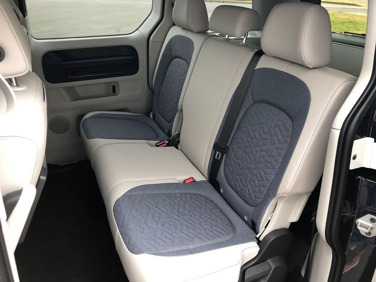 Mikroautobuss, Elektroautobuss Volkswagen ID. Buzz 150 kW Pro AHK ACC MATRIX LED KEYLESS: foto 17