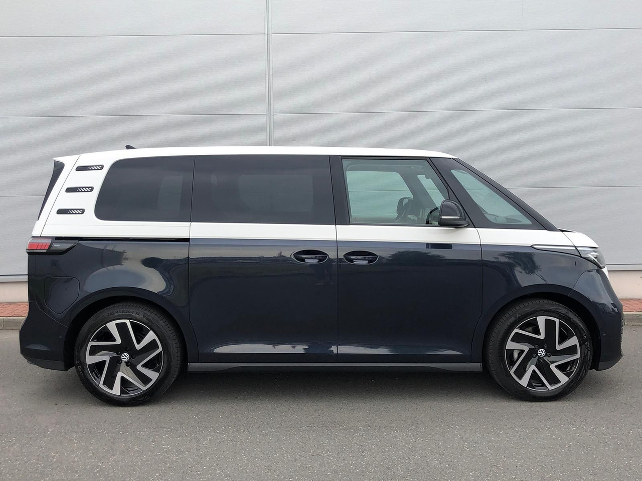 Volkswagen ID. Buzz 150 kW Pro AHK ACC MATRIX LED KEYLESS - Mikroautobuss, Elektroautobuss: foto 5 Volkswagen ID. Buzz 150 kW Pro AHK ACC MATRIX LED KEYLESS - Mikroautobuss, Elektroautobuss: foto 5
