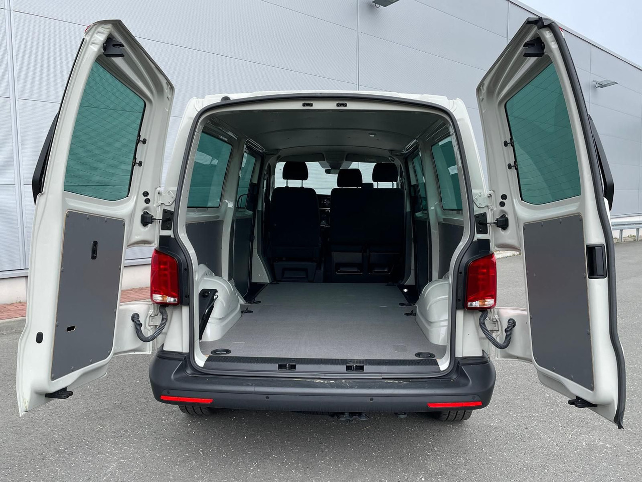 Jaunā Kravas mikroautobuss Volkswagen T6.1 Transporter 2.0 TDI lang 4MOTION SITZHZ NAV: foto 31