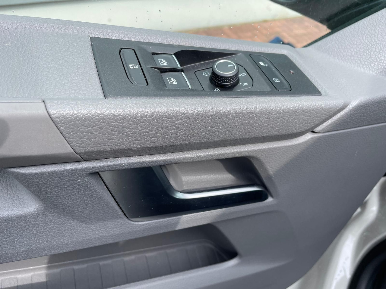 Jaunā Kravas mikroautobuss Volkswagen T6.1 Transporter 2.0 TDI lang 4MOTION SITZHZ NAV: foto 32