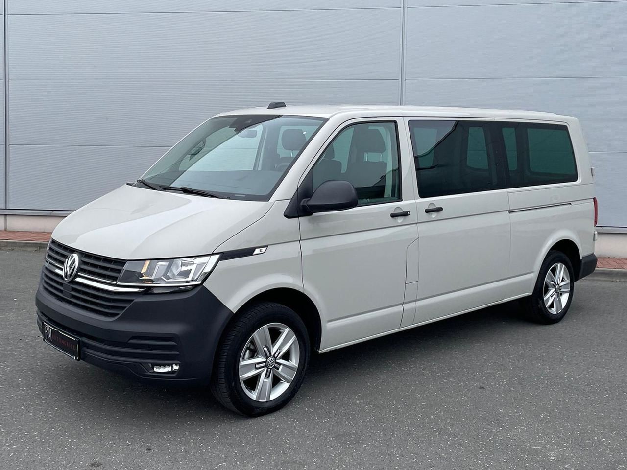 Volkswagen T6.1 Transporter 2.0 TDI lang 4MOTION SITZHZ NAV - Kravas mikroautobuss: foto 1 Volkswagen T6.1 Transporter 2.0 TDI lang 4MOTION SITZHZ NAV - Kravas mikroautobuss: foto 1