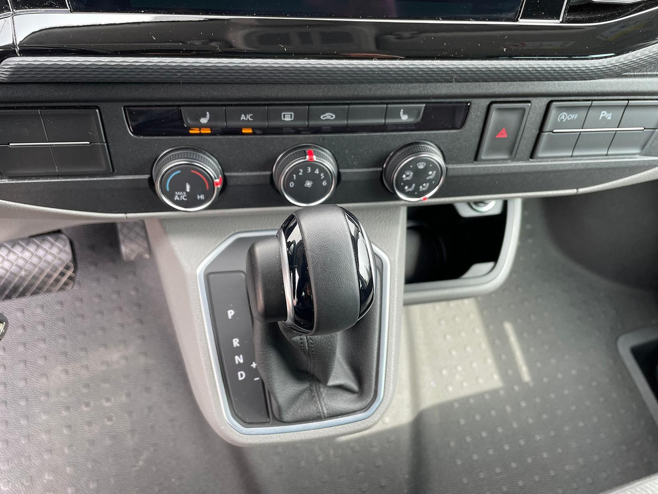 Jaunā Kravas mikroautobuss Volkswagen T6.1 Transporter 2.0 TDI lang 4MOTION SITZHZ NAV: foto 15