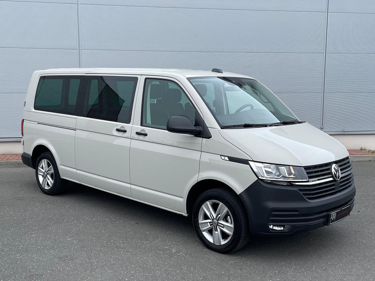 Volkswagen T6.1 Transporter 2.0 TDI lang 4MOTION SITZHZ NAV - Kravas mikroautobuss: foto 2 Volkswagen T6.1 Transporter 2.0 TDI lang 4MOTION SITZHZ NAV - Kravas mikroautobuss: foto 2