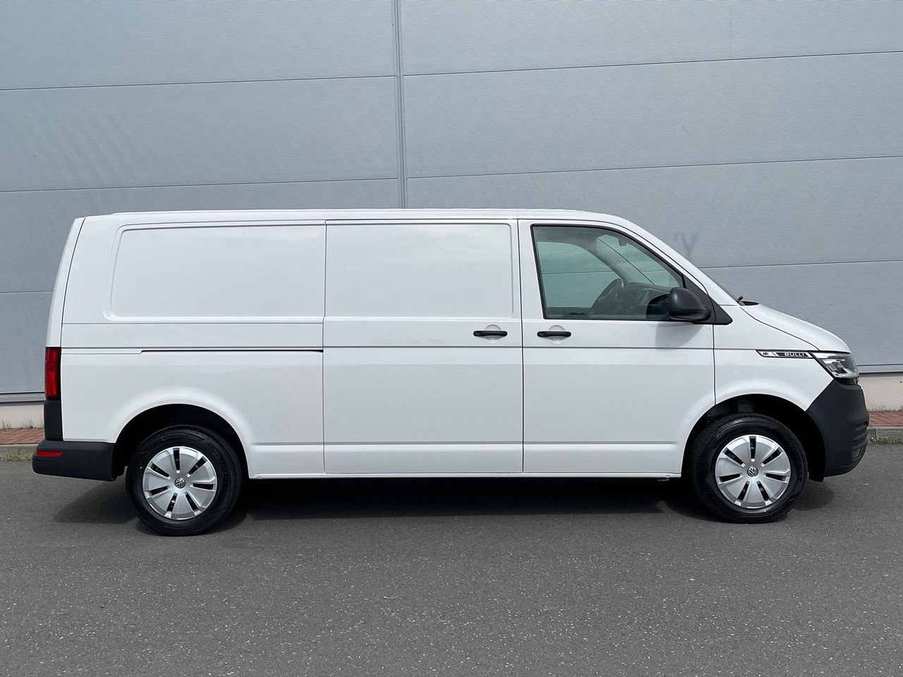 Volkswagen T6.1 Transporter Kasten lang 4M MFL LED TEMPOMAT - Kravas mikroautobuss: foto 5 Volkswagen T6.1 Transporter Kasten lang 4M MFL LED TEMPOMAT - Kravas mikroautobuss: foto 5