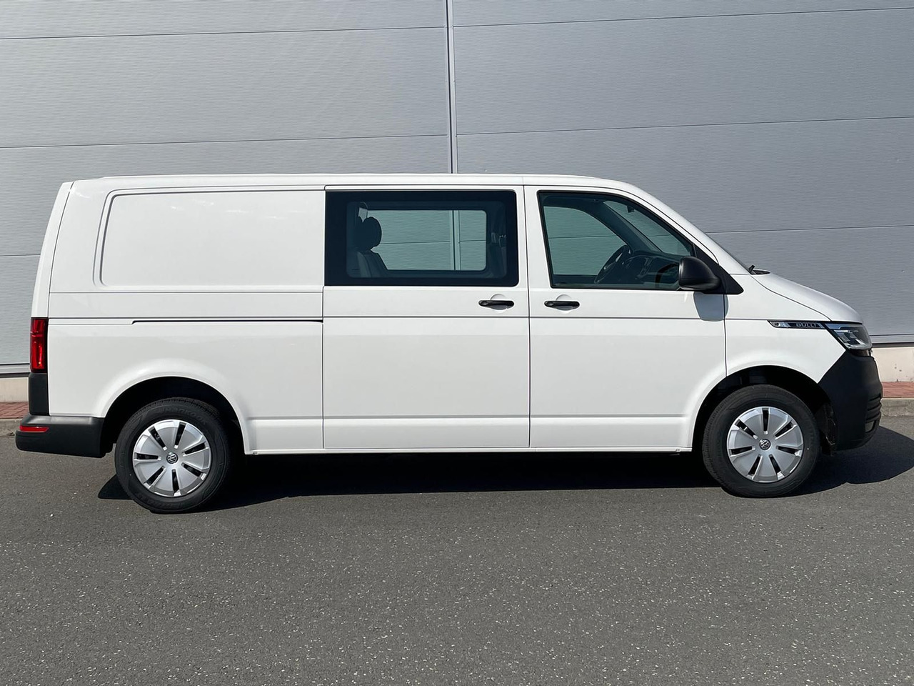 Volkswagen T6.1 Transporter MIXTO lang 4M MFL LED TEMPOMAT - Pasažieru furgons: foto 5 Volkswagen T6.1 Transporter MIXTO lang 4M MFL LED TEMPOMAT - Pasažieru furgons: foto 5