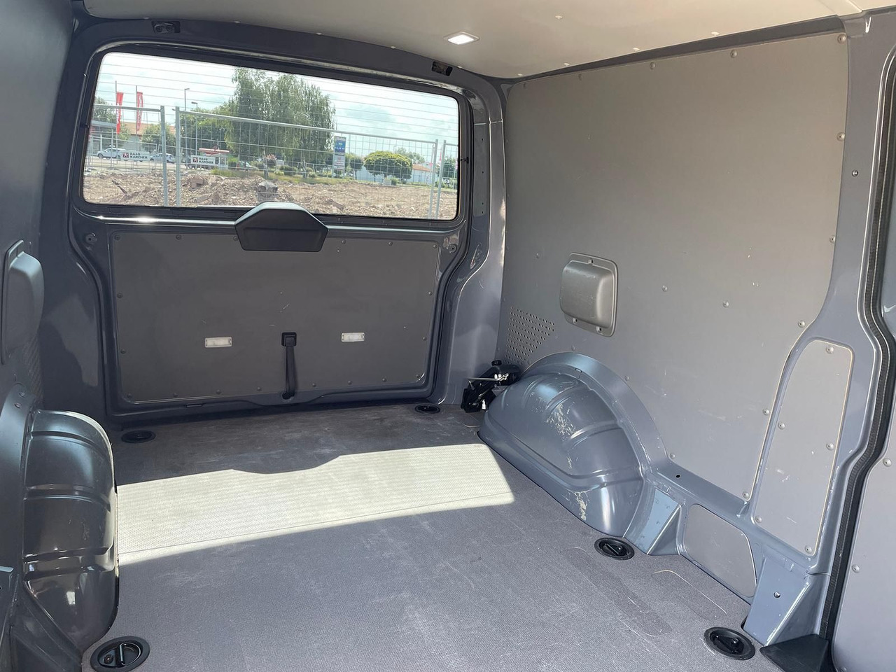 Kravas mikroautobuss Volkswagen T6.1 Transporter lang 4M LED BEAR LOCK KAM DAB: foto 10