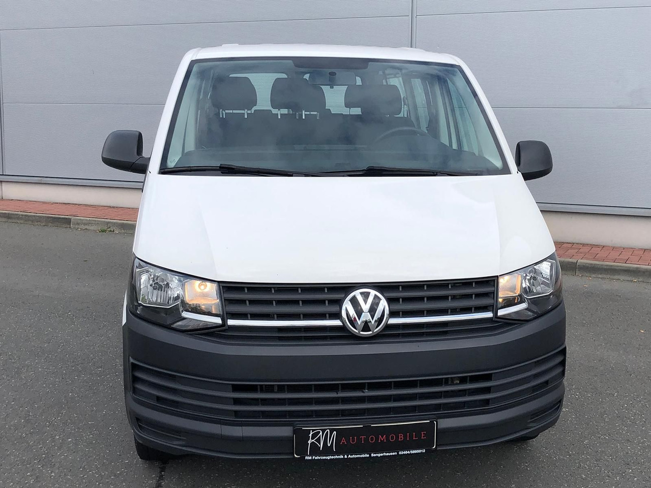 Volkswagen T6 Transporter 2.0 TDI Kombi lang 9-SITZE TEMP - Mikroautobuss, Pasažieru furgons: foto 3 Volkswagen T6 Transporter 2.0 TDI Kombi lang 9-SITZE TEMP - Mikroautobuss, Pasažieru furgons: foto 3
