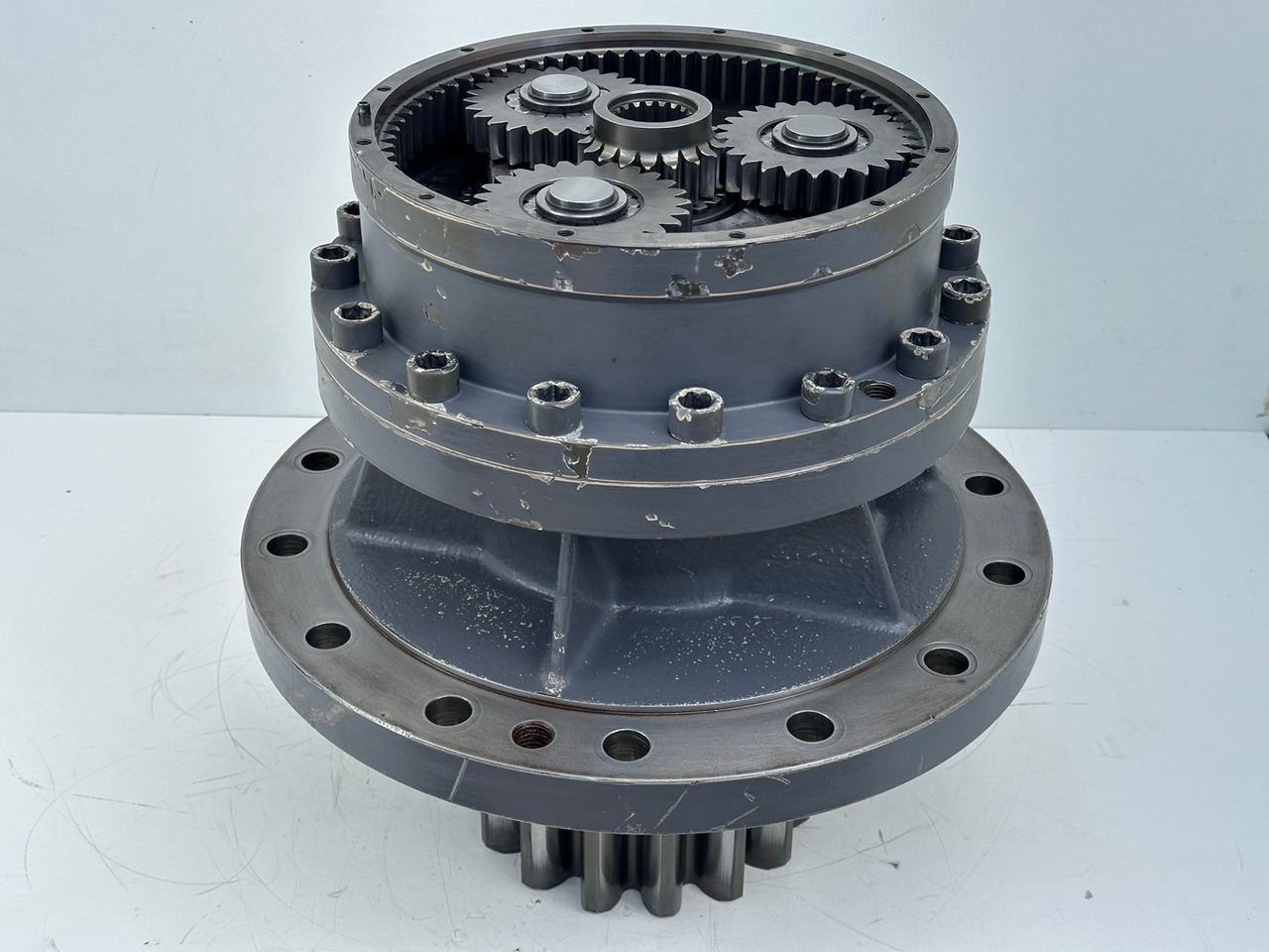 LIEBHERR Original Schwenkantrieb Typ:GFB2160 mit ID-Nr.11657357 – ID-Nr.12204229. R920 S-1545, R920-1545, R922LC-1442, R922 LC-1443, R924 LC-1444, R924 LC-1445. #11657357.04.10# - Pagrieziena reduktors - Kāpurķēžu ekskavators: foto 3 LIEBHERR Original Schwenkantrieb Typ:GFB2160 mit ID-Nr.11657357 – ID-Nr.12204229. R920 S-1545, R920-1545, R922LC-1442, R922 LC-1443, R924 LC-1444, R924 LC-1445. #11657357.04.10# - Pagrieziena reduktors - Kāpurķēžu ekskavators: foto 3