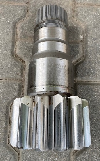 Liebherr Abtriebswelle ID-Nr.90009253 – ID-Nr.12544497. SAT250/278, SAT250/287, SAT250A300. #AB.90009253# - Pagrieziena reduktors - Ekskavators: foto 3 Liebherr Abtriebswelle ID-Nr.90009253 – ID-Nr.12544497. SAT250/278, SAT250/287, SAT250A300. #AB.90009253# - Pagrieziena reduktors - Ekskavators: foto 3