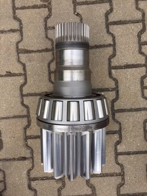 Liebherr Abtriebswelle ID-Nr.90011486. SAT375/279. P9150-1135, R9150-1133, R9150-1438, R9150-1592, R9150-1653, R9150-1857, R964C . #F04# - Pusass - Ekskavators: foto 1 Liebherr Abtriebswelle ID-Nr.90011486. SAT375/279. P9150-1135, R9150-1133, R9150-1438, R9150-1592, R9150-1653, R9150-1857, R964C . #F04# - Pusass - Ekskavators: foto 1